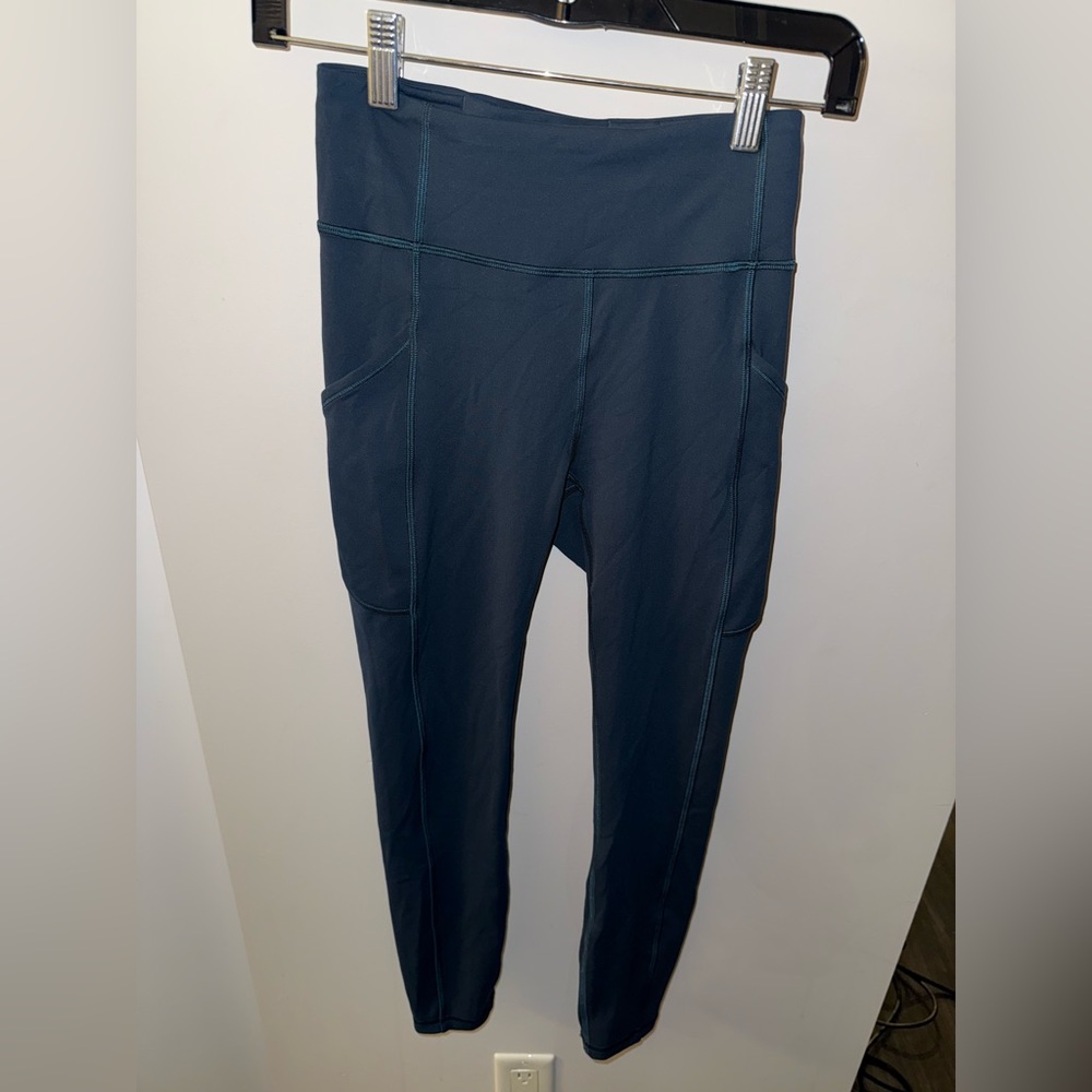 Lululemon Wunder Train High-Rise Tight 25” with pockets size 4
